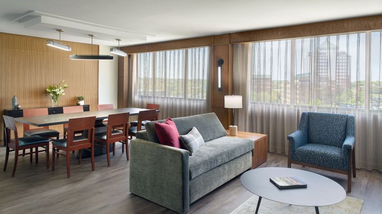 <b>Marriott Kansas City Overland Park Suite</b>. Images powered by <a href="https://www.leonardoworldwide.com/" title="Leonardo Worldwide" target="_blank">Leonardo</a>.