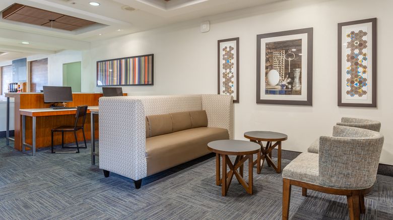 <b>Holiday Inn Express Hotel & Suites Lobby</b>. Images powered by <a href="https://www.leonardoworldwide.com/" title="Leonardo Worldwide" target="_blank">Leonardo</a>.