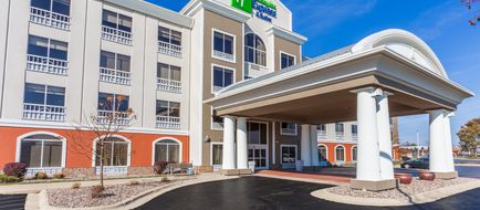 Holiday Inn Express Hotel & Suites Exterior