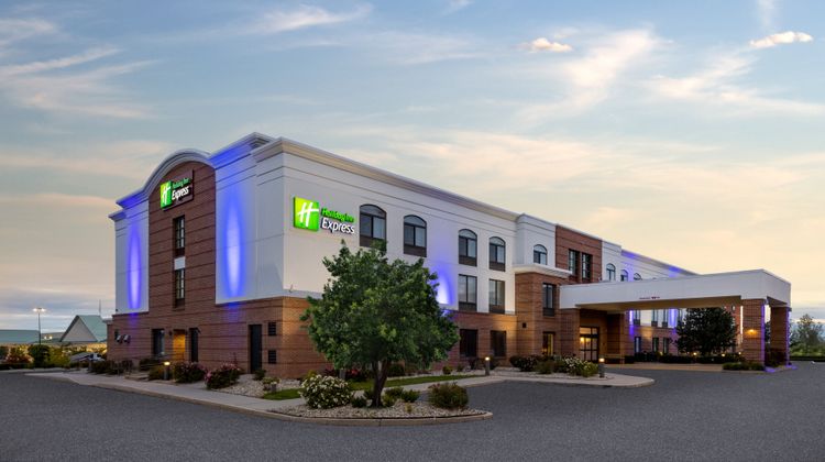 Holiday Inn Express Coventry S Exterior