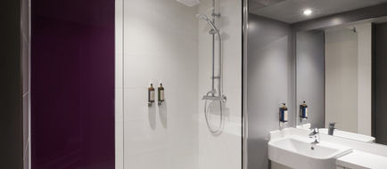 Premier Inn London City (Old Street) Room