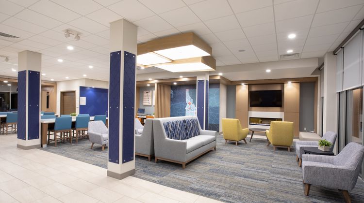 Holiday Inn Express & Suites Burley Lobby