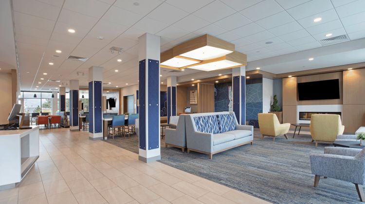 Holiday Inn Express & Suites Burley Lobby