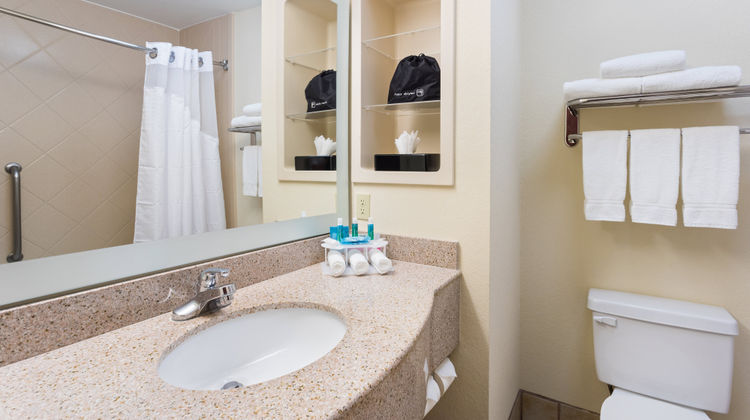 Holiday Inn Express Hotel & Suites Room