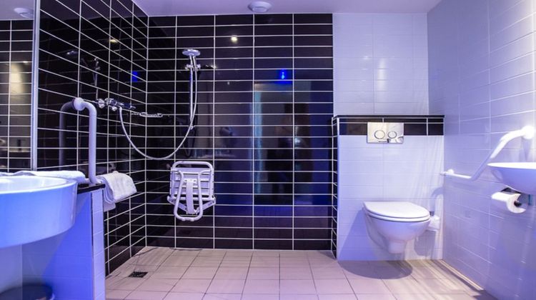 Holiday Inn Express Dijon Room