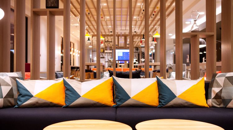 Holiday Inn Express Furth Lobby