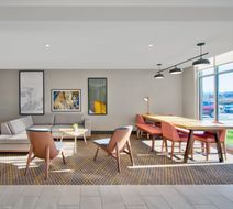 Holiday Inn Erie Lobby