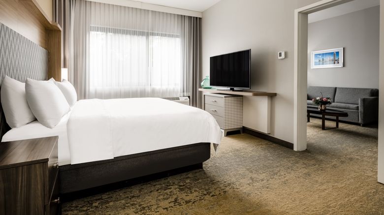 <b>Holiday Inn Long Island Islip Arpt East Suite</b>. Images powered by <a href="https://www.leonardoworldwide.com/" title="Leonardo Worldwide" target="_blank">Leonardo</a>.
