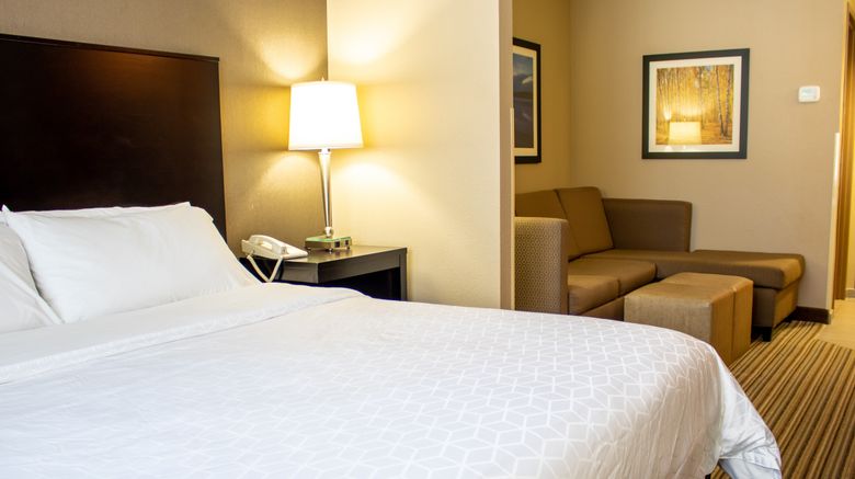 <b>Holiday Inn Express & Suites Hayward Room</b>. Images powered by <a href="https://www.leonardoworldwide.com/" title="Leonardo Worldwide" target="_blank">Leonardo</a>.