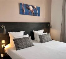 St Louis Hotel Room