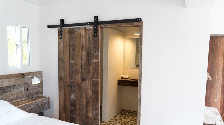 <b>Thatch Caye Private Island Resort Room</b>. Images powered by <a href="https://www.leonardoworldwide.com/" title="Leonardo Worldwide" target="_blank">Leonardo</a>.