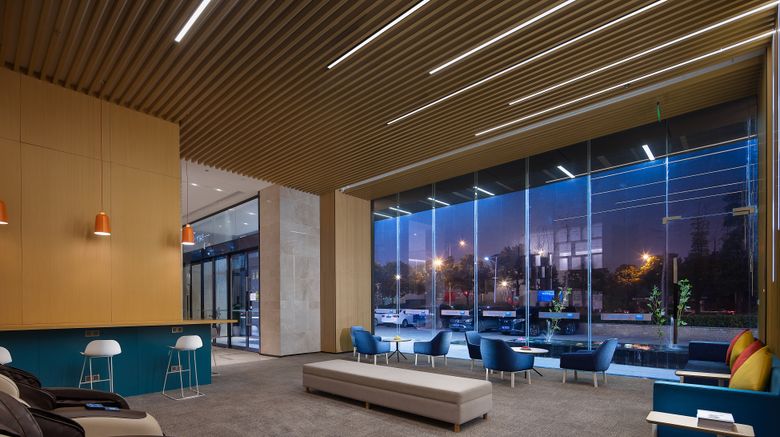 <b>Holiday Inn Exp South Railway Station Lobby</b>. Images powered by <a href="https://www.leonardoworldwide.com/" title="Leonardo Worldwide" target="_blank">Leonardo</a>.