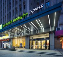 Holiday Inn Exp South Railway Station Exterior