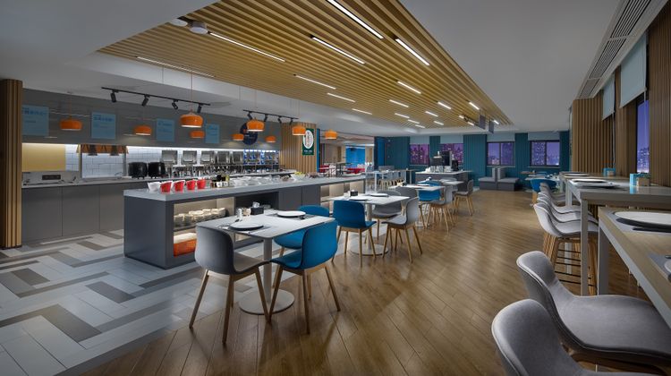 Holiday Inn Exp South Railway Station Restaurant