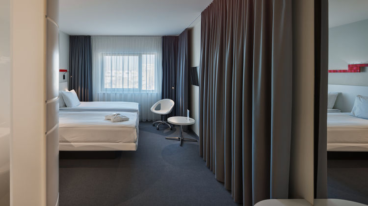 Holiday Inn Room