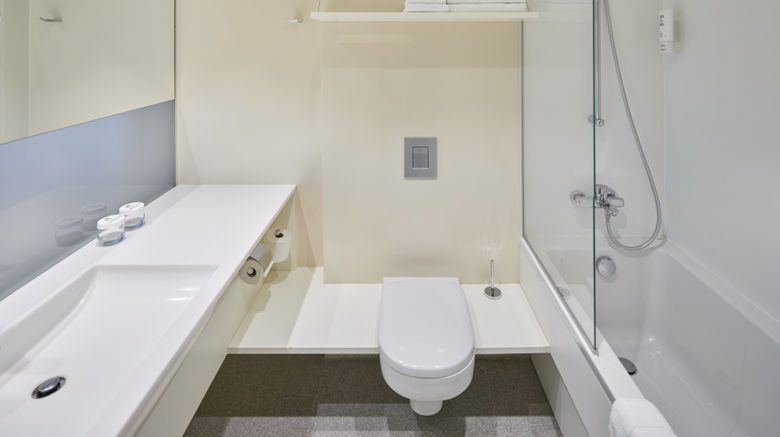 <b>Holiday Inn Room</b>. Images powered by <a href="https://www.leonardoworldwide.com/" title="Leonardo Worldwide" target="_blank">Leonardo</a>.