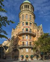 Crystal Plaza Hotel