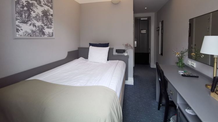 Crystal Plaza Hotel Room