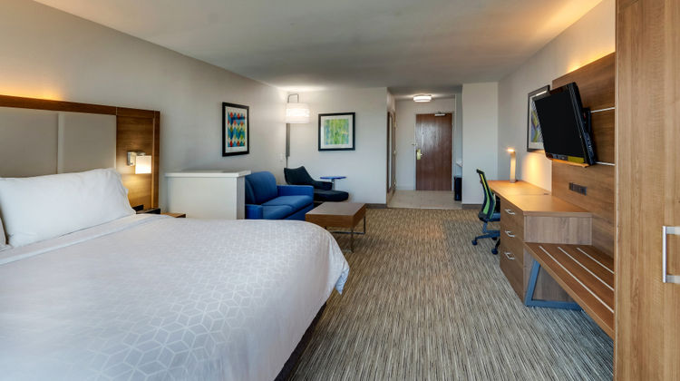 Holiday Inn Express Lake Worth NW Suite