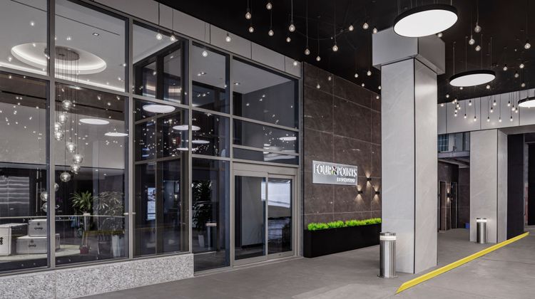 Four Points by Sheraton Flushing Exterior