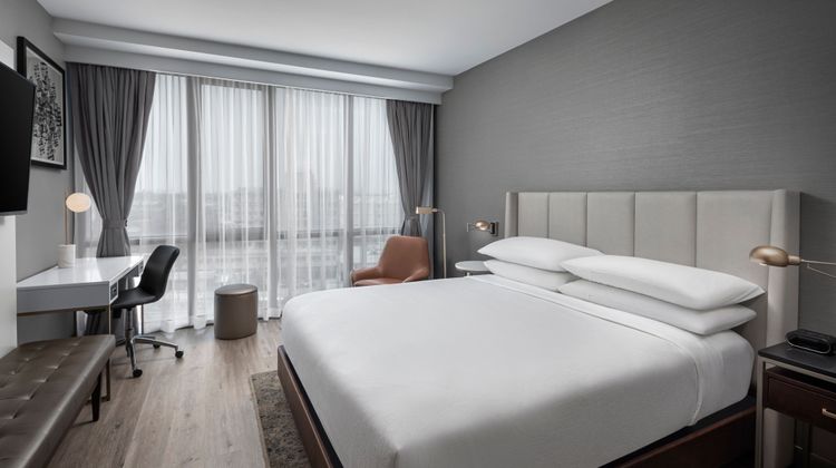 Four Points by Sheraton Flushing Room