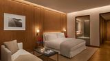 <b>The Abu Dhabi EDITION Room</b>. Images powered by <a href="https://www.leonardoworldwide.com/" title="Leonardo Worldwide" target="_blank">Leonardo</a>.
