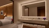 <b>The Abu Dhabi EDITION Room</b>. Images powered by <a href="https://www.leonardoworldwide.com/" title="Leonardo Worldwide" target="_blank">Leonardo</a>.