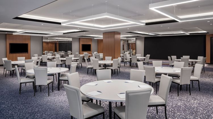 Four Points by Sheraton Flushing Meeting