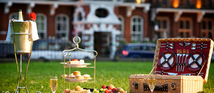 The Milestone Hotel and Residences Exterior