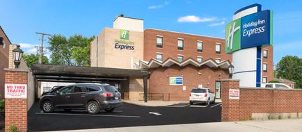 Holiday Inn Express Columbus Downtown Exterior