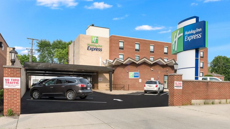 Holiday Inn Express Columbus Downtown Exterior