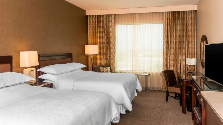 <b>Sheraton Mesa Hotel at Wrigleyville West Room</b>. Images powered by <a href="https://www.leonardoworldwide.com/" title="Leonardo Worldwide" target="_blank">Leonardo</a>.