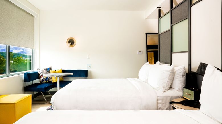 <b>Aloft Knoxville West Room</b>. Images powered by <a href="https://www.leonardoworldwide.com/" title="Leonardo Worldwide" target="_blank">Leonardo</a>.