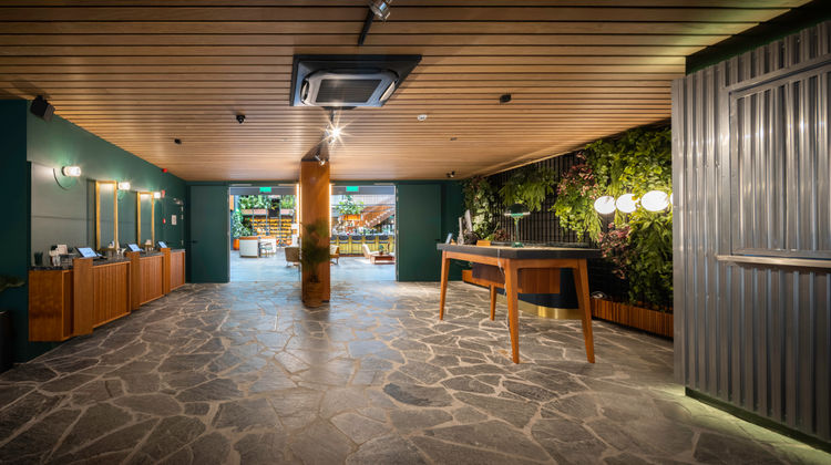 Yalo Urban Boutique Hotel Lobby