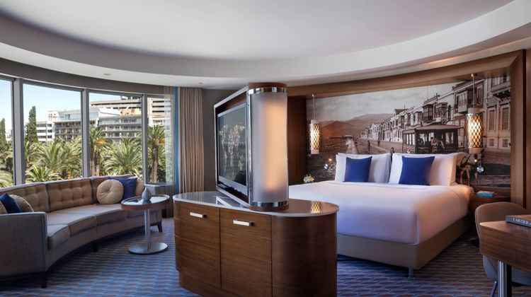 Renaissance Izmir Hotel Suite