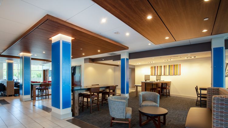 Holiday Inn Express & Suites Beloit Lobby