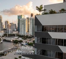 Element Miami Downtown Exterior