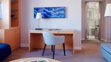 <b>Sheraton Paris Airport Hotel & Conf Ctr Suite</b>. Images powered by <a href="https://www.leonardoworldwide.com/" title="Leonardo Worldwide" target="_blank">Leonardo</a>.