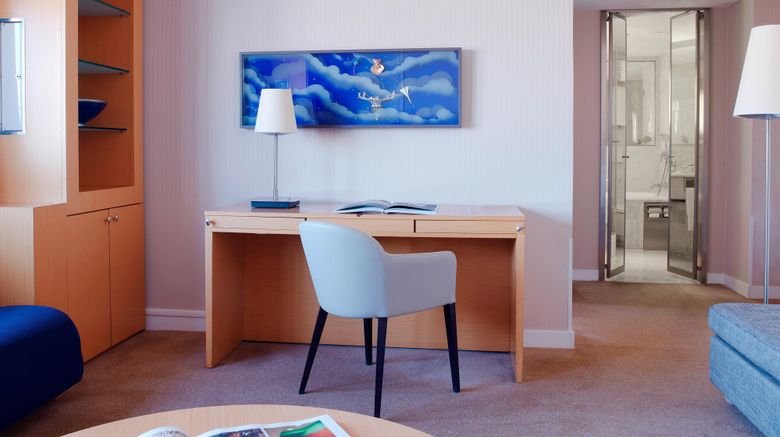 <b>Sheraton Paris Airport Hotel & Conf Ctr Suite</b>. Images powered by <a href="https://www.leonardoworldwide.com/" title="Leonardo Worldwide" target="_blank">Leonardo</a>.