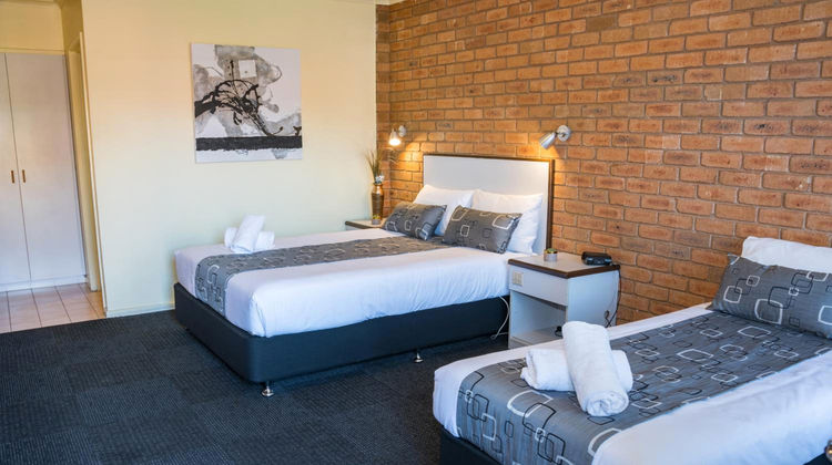 Peppermill Inn Room
