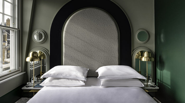 <b>Henrietta Hotel Suite</b>. Images powered by <a href="https://www.leonardoworldwide.com/" title="Leonardo Worldwide" target="_blank">Leonardo</a>.