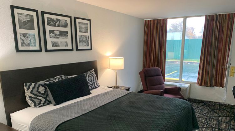 Scottish Inn Room