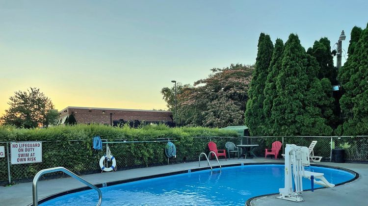 Scottish Inn Pool
