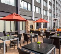 Courtyard Denver Cherry Creek Exterior