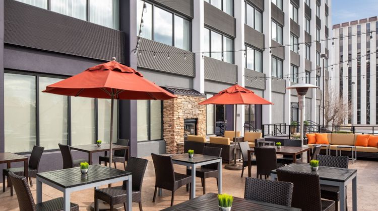 Courtyard Denver Cherry Creek Exterior