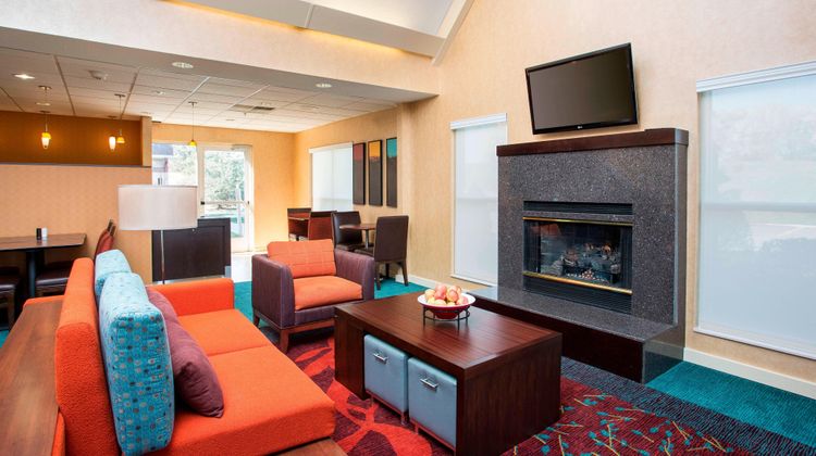 Residence Inn by Marriott Topeka Lobby