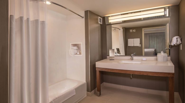 <b>Courtyard Hershey Chocolate Avenue Room</b>. Images powered by <a href="https://www.leonardoworldwide.com/" title="Leonardo Worldwide" target="_blank">Leonardo</a>.