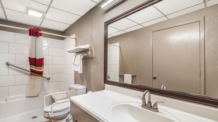 Red Roof Inn Sumter Room