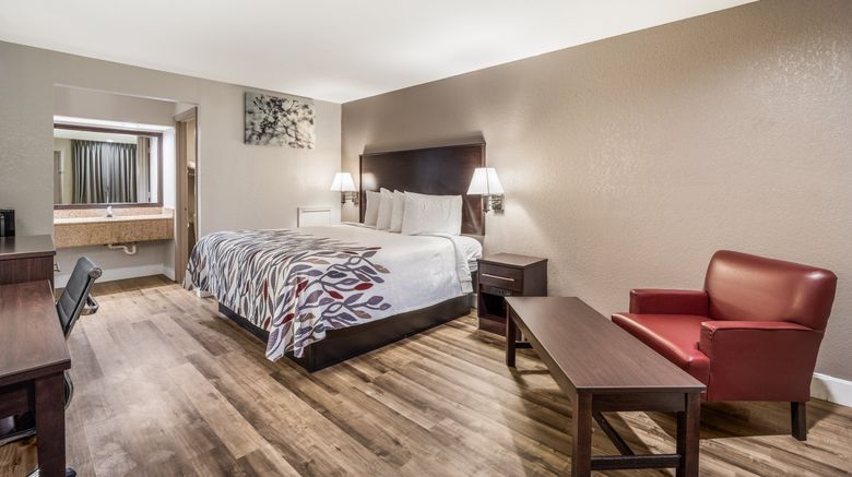 <b>Red Roof Inn Sumter Room</b>. Images powered by <a href="https://www.leonardoworldwide.com/" title="Leonardo Worldwide" target="_blank">Leonardo</a>.