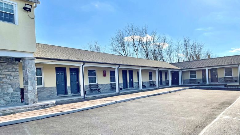 <b>Red Carpet Inn & Suites Exterior</b>. Images powered by <a href="https://www.leonardoworldwide.com/" title="Leonardo Worldwide" target="_blank">Leonardo</a>.